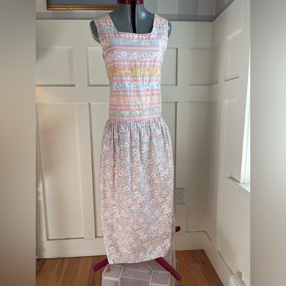 Vintage Quilted Colorful Striped and Floral Sleeveless Dress Size Small - Picture 5 of 5